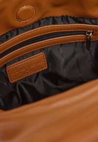 Pepe Jeans GEORGIA - Ručna torba - camel beige