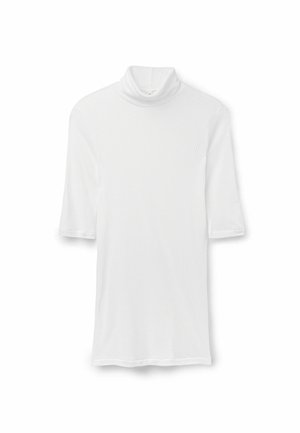 Haut blanc à col roulé côtelé avec des manches courtes, présentant une texture douce et un design ajusté. Idéal pour les superpositions ou à porter seul.
