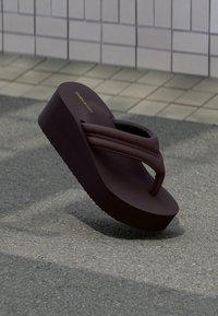 Δεν επιλέχθηκε, dark brown