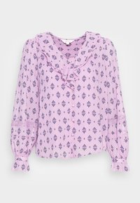 Blusa lilás com decote com babados, estampada com motivos florais em azul-marinho, apresentando fecho com botões e mangas bufantes elásticas.
