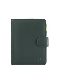 Donkergroene leren notitieboekhoes met een gladde textuur. Voorzien van een drukknopsluiting en zichtbare stiksels, met het logo gecategoriseerd in de onderste hoek.