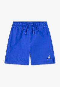Shorts de sport bleus en matériau léger, avec une taille élastique et un cordon de serrage, et un accent logo blanc sur la jambe.