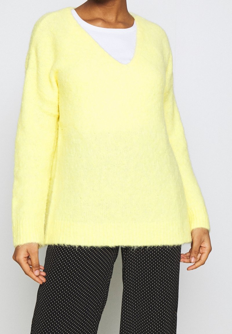 EDITED Svetr - yellow