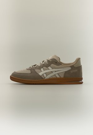 ASICS SportStyle, SKYHAND UNISEX - Sneakers - driftwood/smoke grey