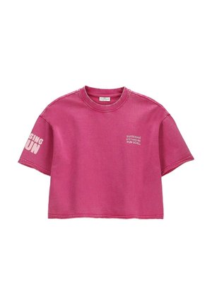 Różowy krótki t-shirt z napisem „sunkissed and happy FUN & CHILL” na piersi oraz częściowym napisem na lewym rękawie.