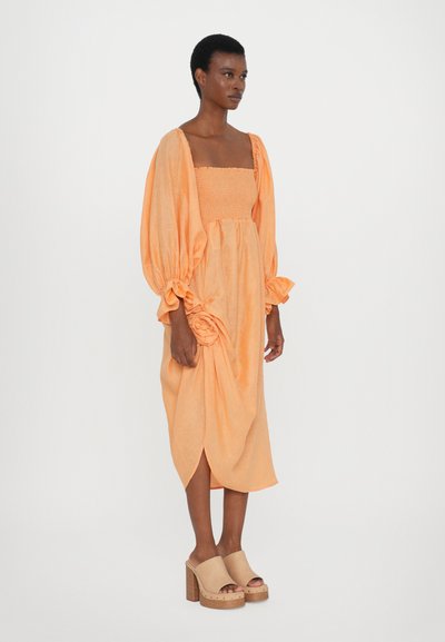 Sleeper ATLANTA DRESS WITH ROSE DETAIL - Vestito casual - coral