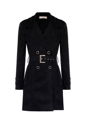Cappotto trench in suede nero con vita regolabile, chiusura doppiopetto, ampio colletto e tasche laterali. Presenta dettagli in metallo dorato.
