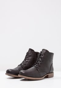 Pier One Šněrovací kotníkové boty - black