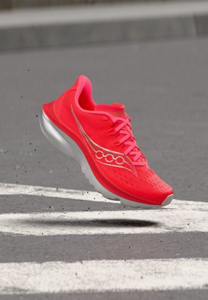Saucony KINVARA 16 - Παπούτσια για τρέξιμο σε μονοπάτια - vizired