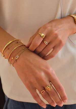 My Jewellery, VINTAGE HAMMERED BANGLE - Bracelet - gold-coloured