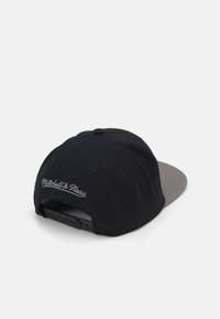 Mitchell & Ness NBA BROOKLYN NETS TEAM TONE SNAPBACK - Roupa de discoteca - black/grey
