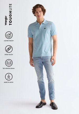 Wrangler LARSTON - Slim fit jeans - dawn