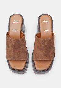 Bata Zoccoli - marrone