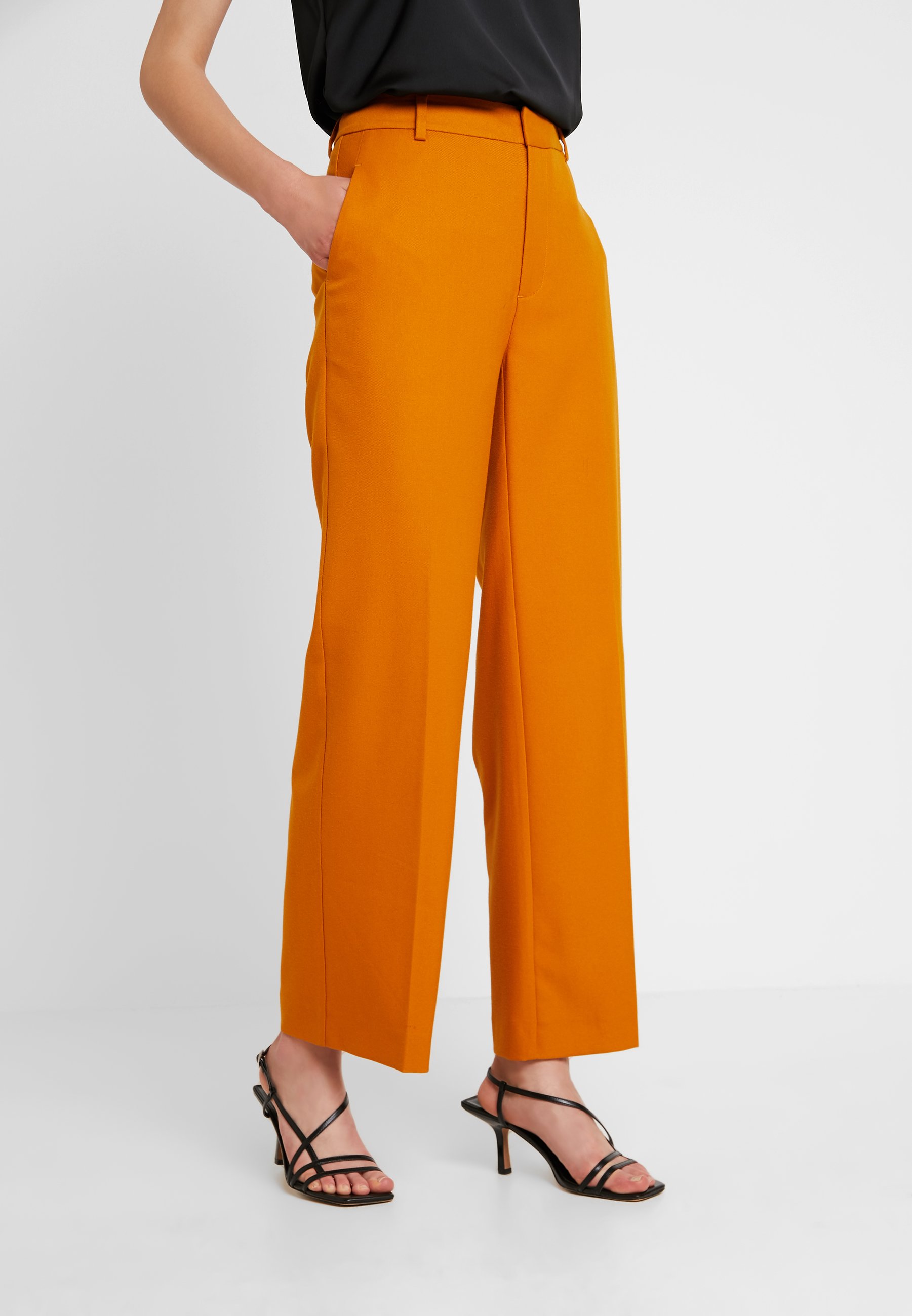 JUST FEMALE Outlet dameskleding • ZALANDO • Ontdek het hier! JUST FEMALE SAGO TROUSERS Leren broek pumkin spice