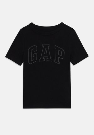Svart kortermet T-skjorte for småbarn med rund hals og mørk opphøyd "GAP"-logo over brystet.