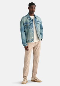 GANT Vaqueros rectos - dry sand