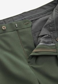 Next MOTIONFLEX - Pantaloni de costum - pine green