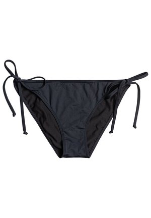 Čierne bikiny s nastaviteľnými zvasťami na každej strane. Vyrobené z hladkého, elastického materiálu; obsahujú dvojfarebný dizajn s tmavším vnútorným podšívaním.
