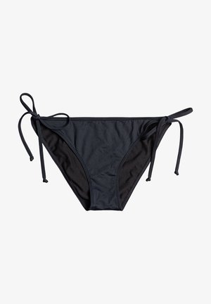 Čierne bikiny s nastaviteľnými zvasťami na každej strane. Vyrobené z hladkého, elastického materiálu; obsahujú dvojfarebný dizajn s tmavším vnútorným podšívaním.