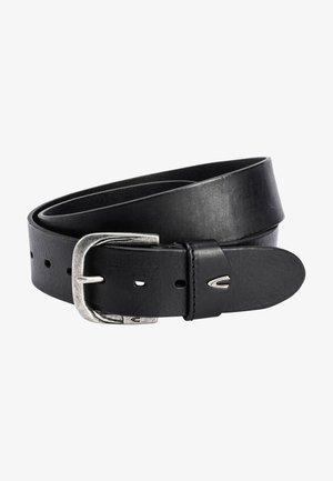 Ceinture en cuir noir roulée avec une boucle en métal argenté et un petit détail de logo métallique sur la boucle de ceinture.