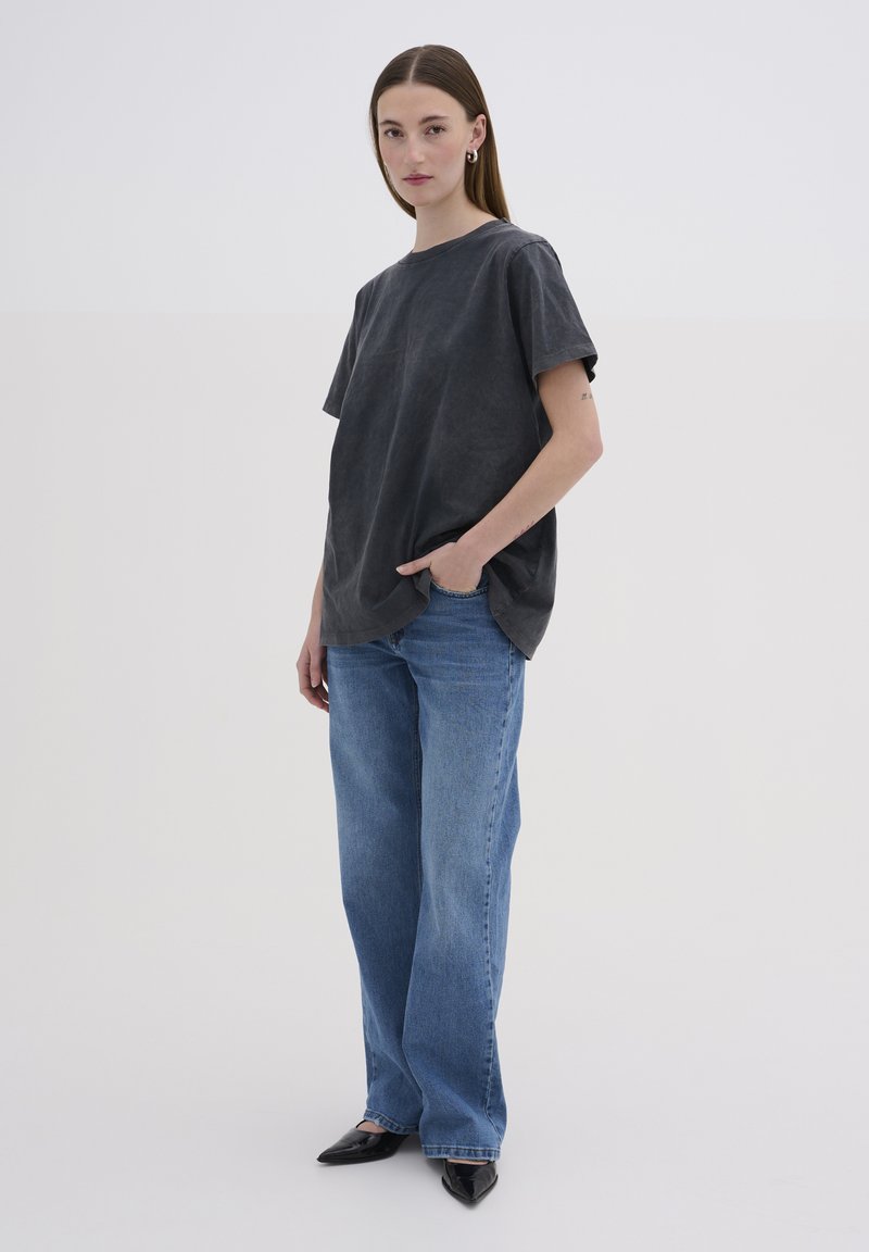 My Essential Wardrobe T-shirt basic donkergrijs