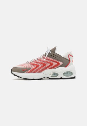 AIR MAX TW - Baskets basses - light bone/red clay/olive grey/summit white/black