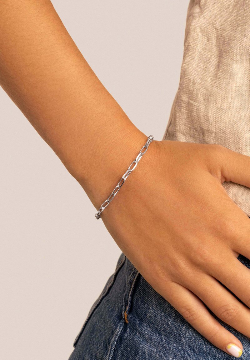 Elegante bracciale rigido in zircone riempito in oro 18 carati con elegante montatura a baguette per gioielli da donna, 9 x 67 mm - Italia