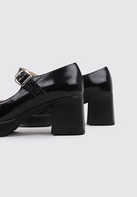 Sandra Fontán RIGA - Zapatos de plataforma - black