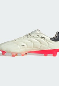 adidas Performance Scarpe da calcio per terreni duri - ivory   core black   solar red