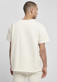Urban Classics OVERSIZED - Navadna majica - whitesand