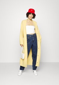 EDITED YULE CARDIGAN - Casaco de malha - rattan yellow