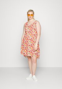 ONLY Curve ONCFREDERIKKE SARAH DRESS - Vestido de dia - cloud dancer/pink