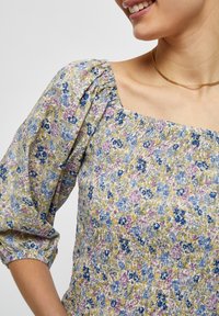 Desires DEDOLORES BLOUSE - Pluus - seedpearl cream pr