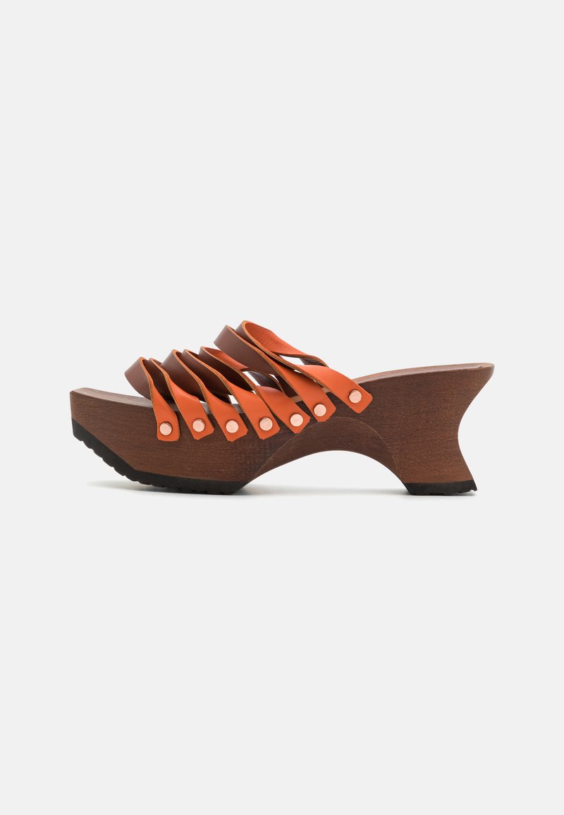 ECKHAUS LATTA Sabots - dark brown