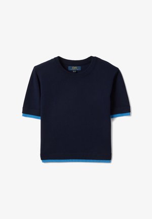 Suéter de manga corta azul marino con ribetes azul claro en los bordes de las mangas y el dobladillo inferior, cuello redondo y etiqueta de la marca OVS en el interior del cuello.