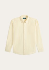 Button-up-Hemd aus weichem Stoff in blassgelb, mit klassischem Kragen, langen Ärmeln und weißen Knöpfen auf der Vorderseite.