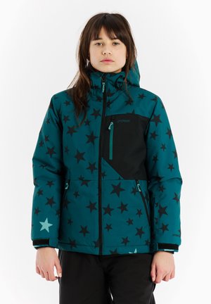 Teal jack met een sterrenpatroon, zwarte accenten, ritszakken en een capuchon. Voorzien van een zachte binnenvoering voor warmte.