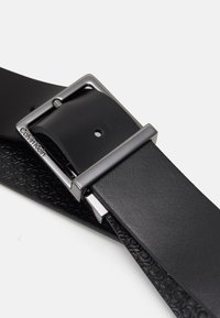 Calvin Klein SLEEK SQUARE MONO 35MM - Cinturón - black