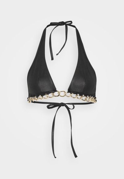 Svart halterneck bikinitopp med en blank finish, med en gullkjedeakkent rundt den nederste kanten og knytekanter for justerbar passform.