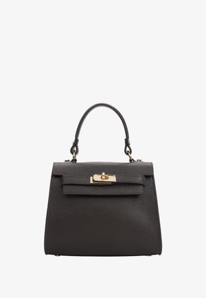 Czarna skórzana torebka o zrównoważonym kształcie, z górną rączką i złotymi akcentami. Posiada klapkę z przodu z zapięciem na zatrzask.