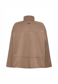 Veste marron oversize avec col montant et étiquette IW.EDITION sur le haut du dos, vue de dos.