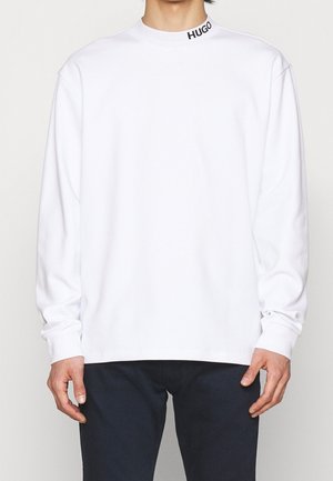 Sweater - white