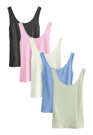 Sarja viisi ilman hihoja ribbed tank toppeja mustana, roosa, valkoisena, sinisenä ja vihreänä, joissa on pyöreä pääntie ja kevyt kangas.