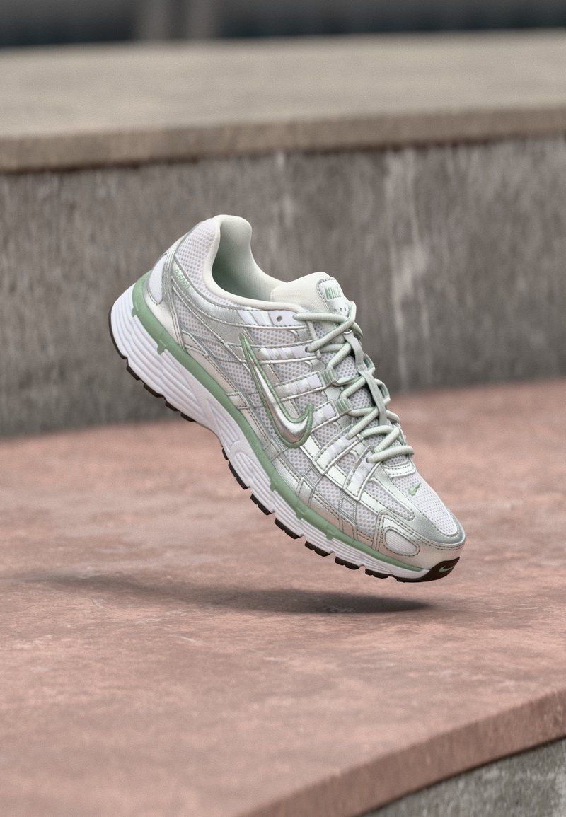 P 6000 metallic silver-coloured/steam/white/black/white