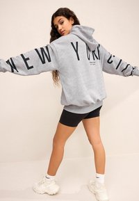Next CITY GRAPHIC LONGLINE HOODIE - Džemperis ar kapuci - grey
