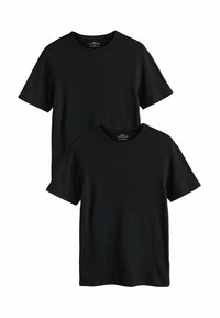 Dwie czarne bawełniane koszulki z okrągłym dekoltem ułożone jedna na drugiej. Każda ma krótkie rękawy i prążkowaną fakturę, z metką widoczną przy linii szyi.