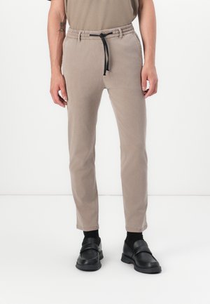 DEGER - Trousers - brown