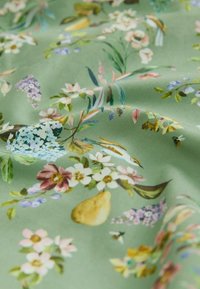 Next REGULAR FIT - PRINT SHORT SLEEVE - Camisa - seafoam green floral fruit