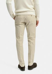 Riley DANIEL BYXOR  - Chinos - silver lining