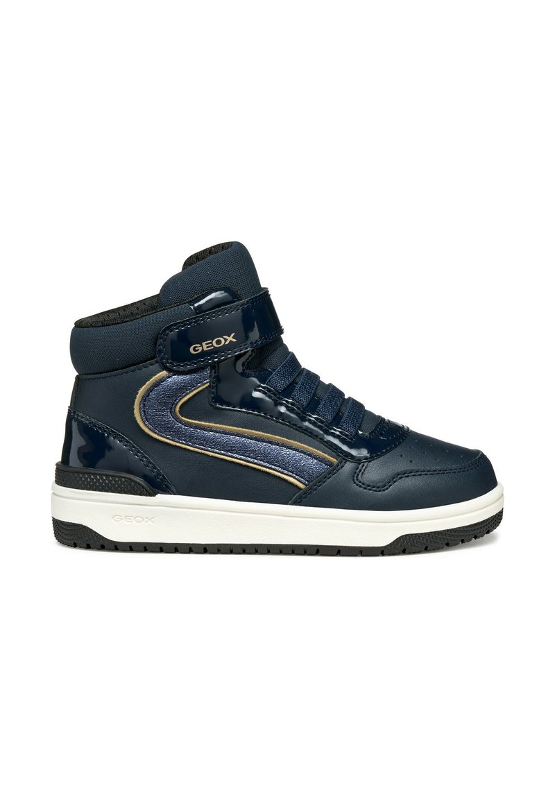 Sneaker alte navy con finitura lucida, dotate di un cinturino in Velcro, dettagli testurizzati in blu e suola in gomma bianca.